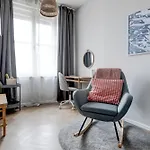 Apartamento Sofia's Elegant Urban Retreat *