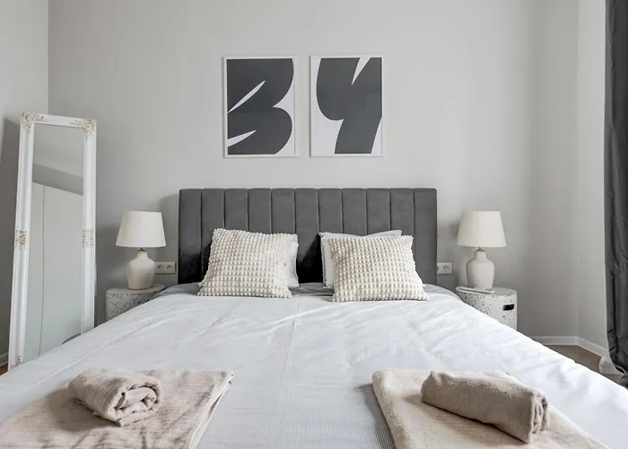 Sofia's Elegant Urban Retreat София