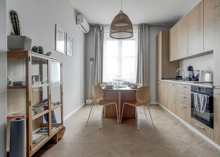 Sofia's Elegant Urban Retreat Апартамент София