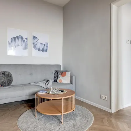 Sofia's Elegant Urban Retreat Apartament